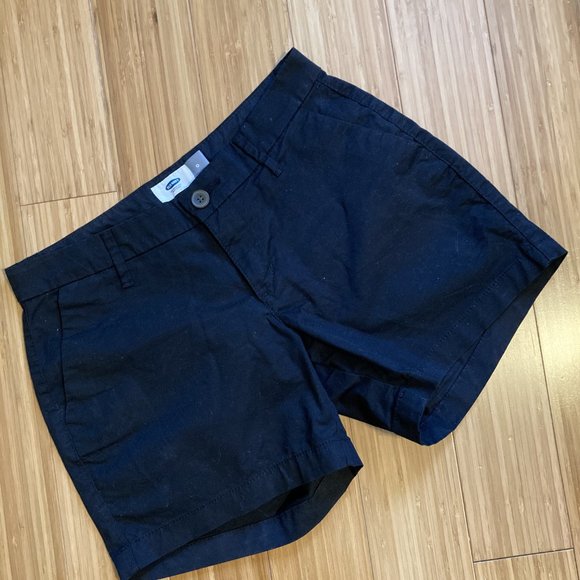 Black short - Picture 2 of 3